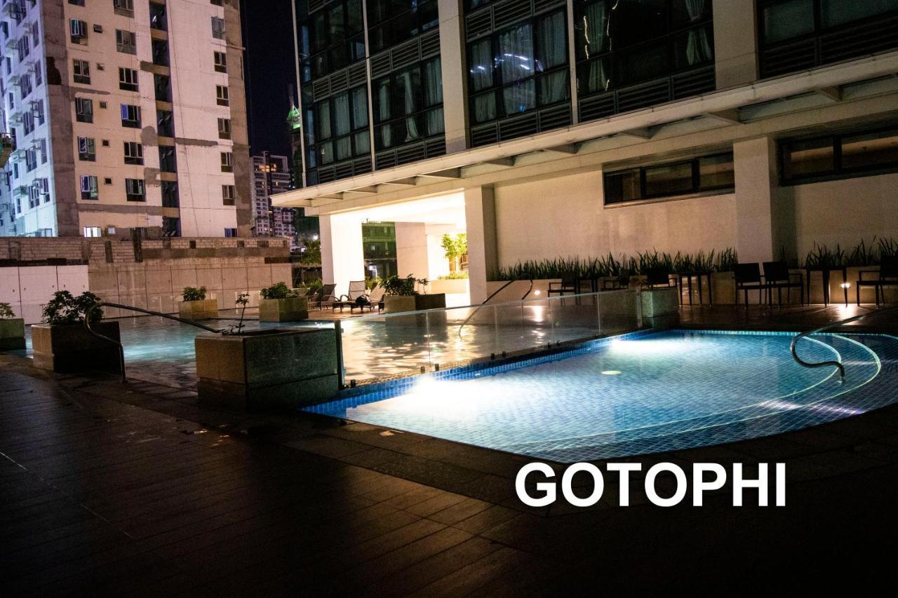 One Uptown Residence Taguig Exterior photo
